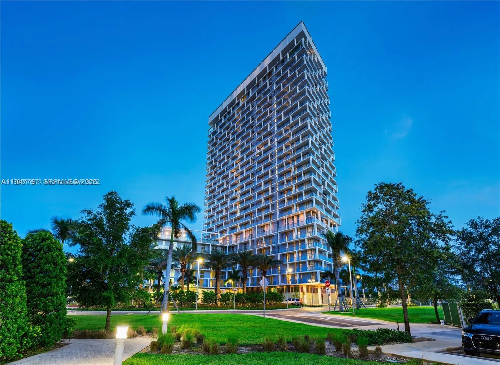 Foto de propiedad en 2000 Metropica Way 1602, Sunrise, FL 33323 Sunrise con MLS# 