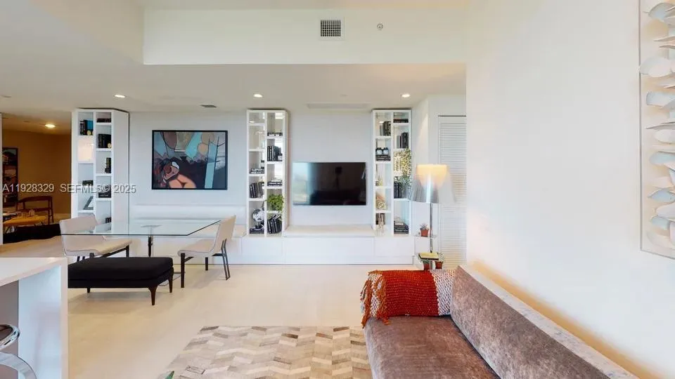 Foto de propiedad en 2000 Metropica Way 1701, Sunrise, FL 33323 Sunrise con MLS# 