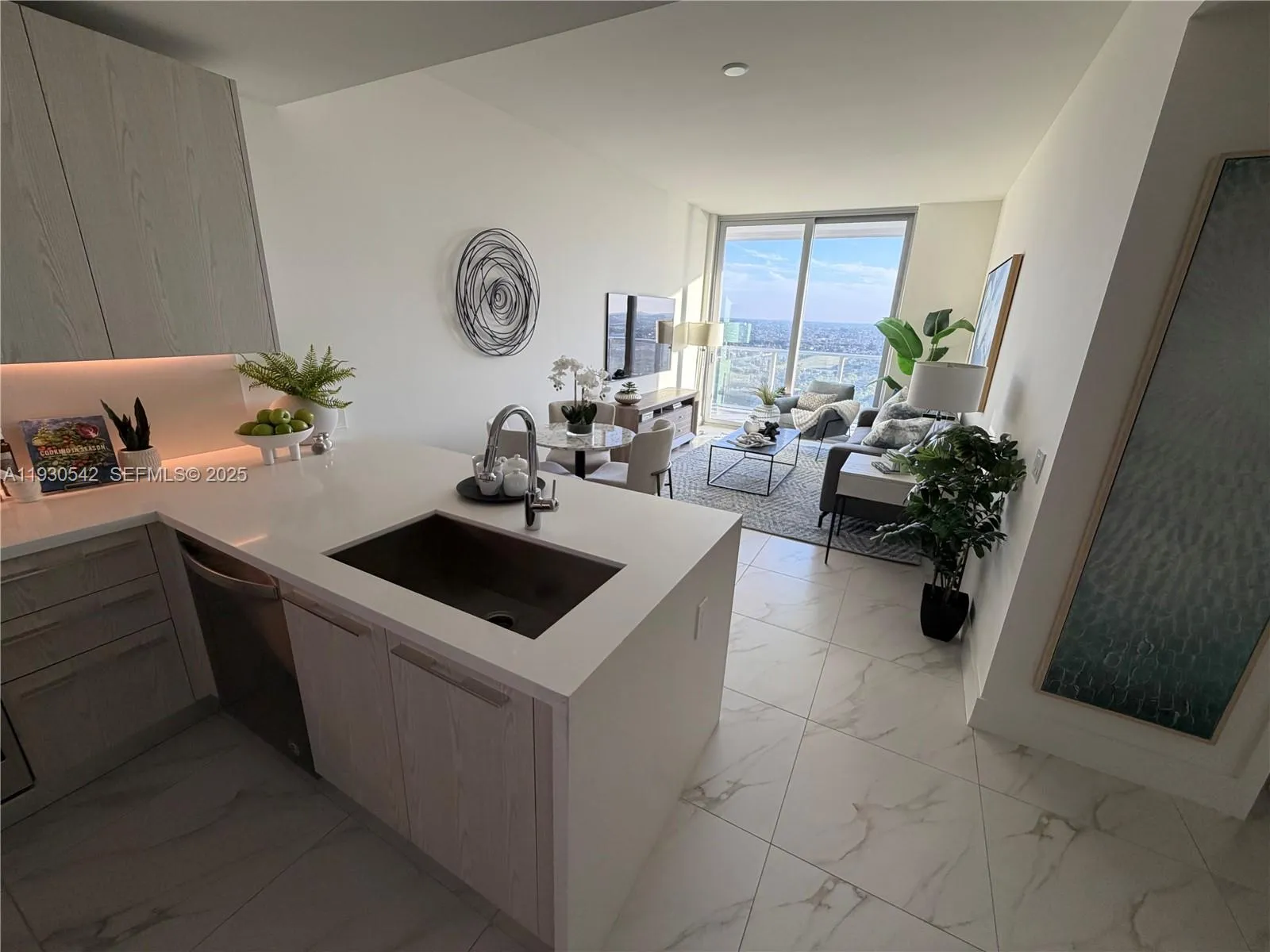 Foto de propiedad en 2000 Metropica Way 2108, Sunrise, FL 33323 Sunrise con MLS# 