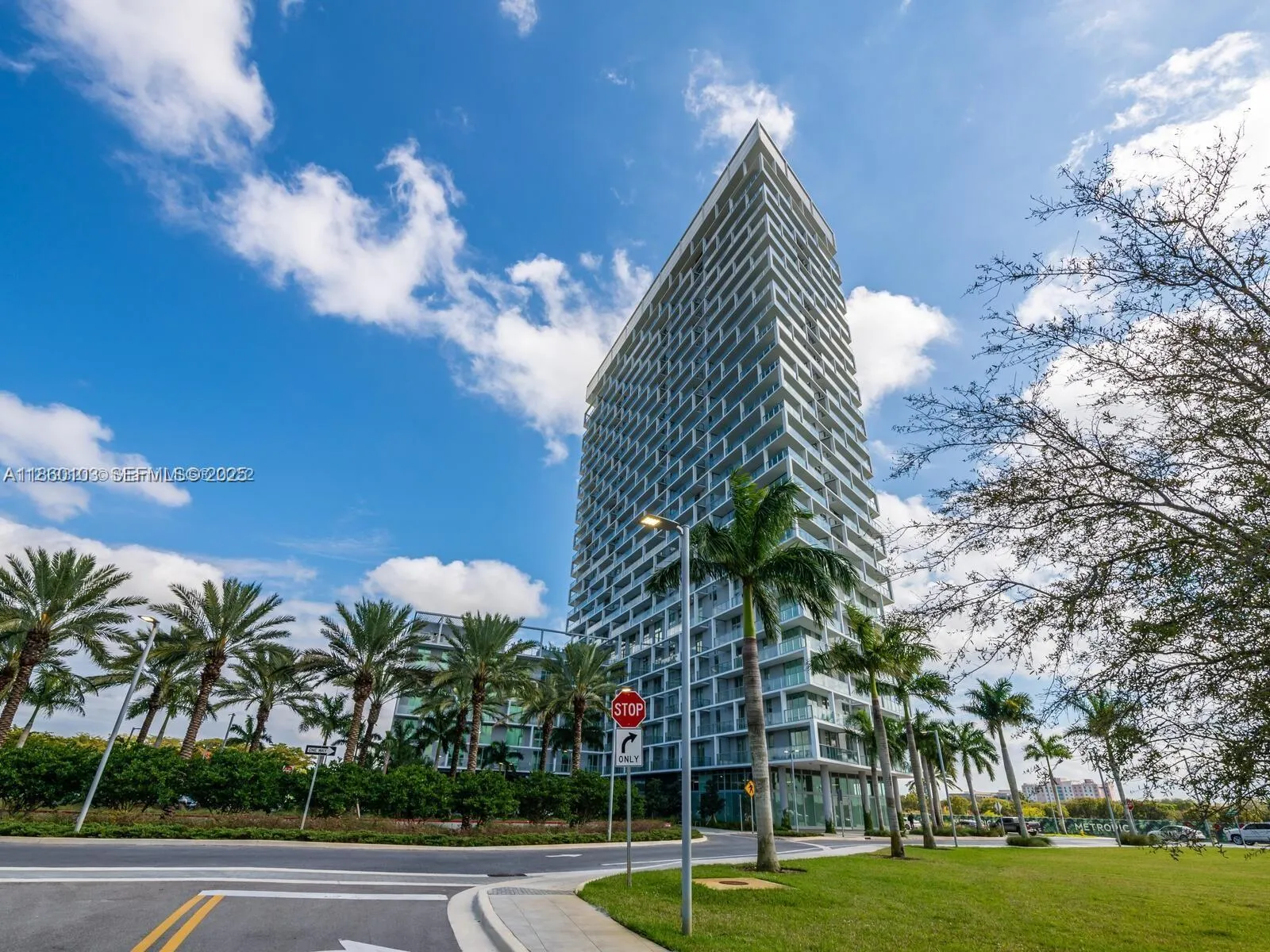 Foto de propiedad en 2000 Metropica Way 2509, Sunrise, FL 33323 Sunrise con MLS#