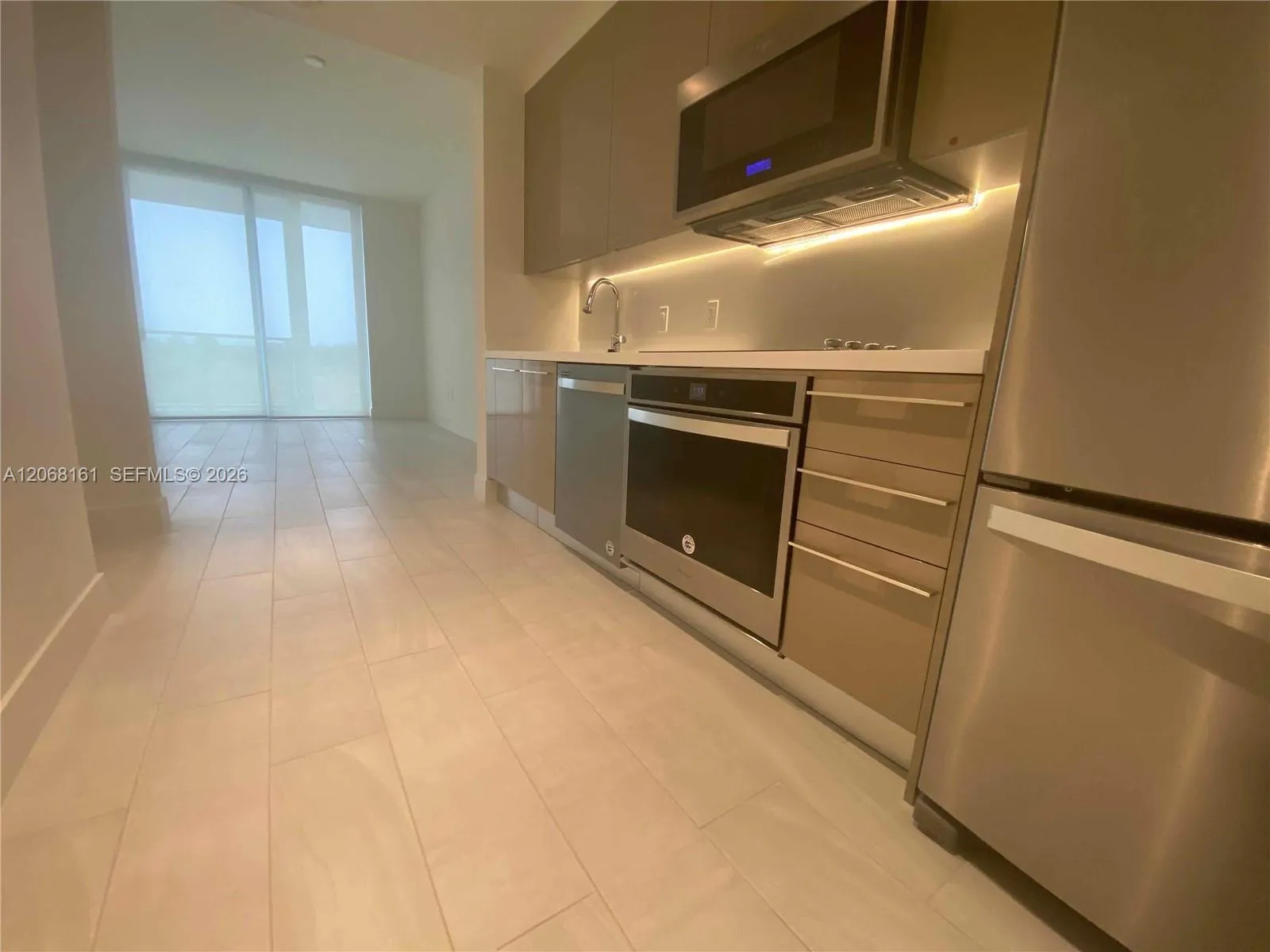 Foto de propiedad en 2000 Metropica Way 308, Sunrise, FL 33323 Sunrise con MLS# 