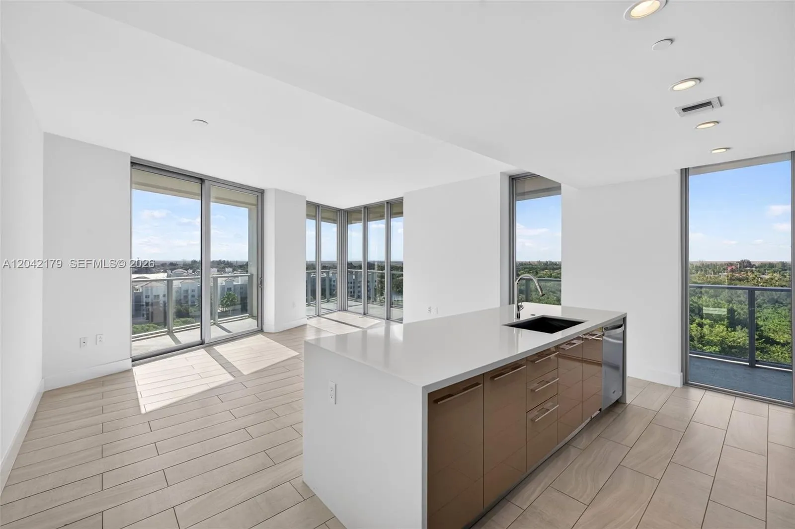 Foto de propiedad en 2000 Metropica Way 903, Sunrise, FL 33323 Sunrise con MLS# 