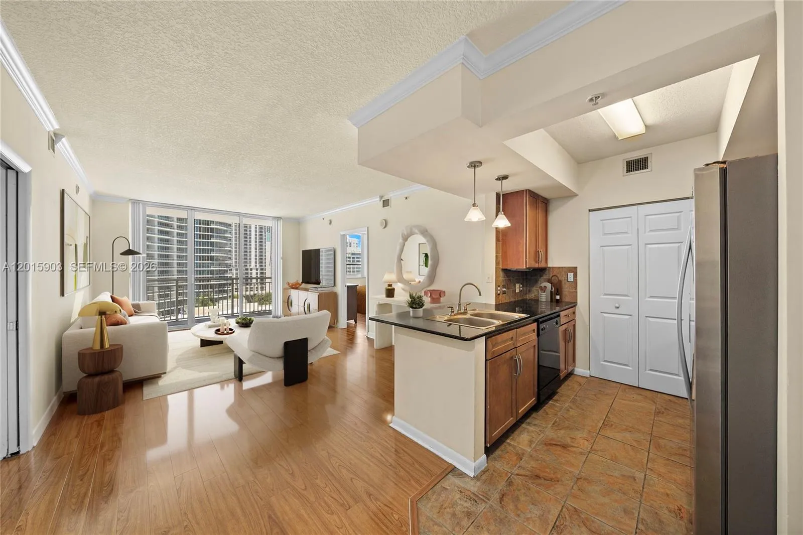 Foto de propiedad en 2000 N Bayshore Drive 1005, Miami, FL 33137 Miami con MLS# 
