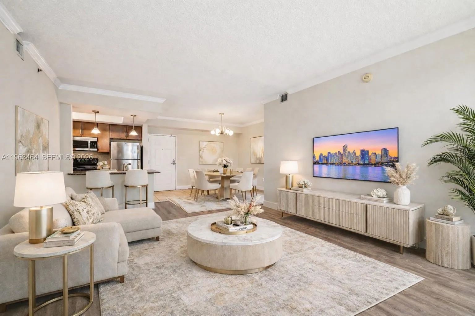 Foto de propiedad en 2000 N Bayshore Drive 304, Miami, FL 33137 Miami con MLS# 