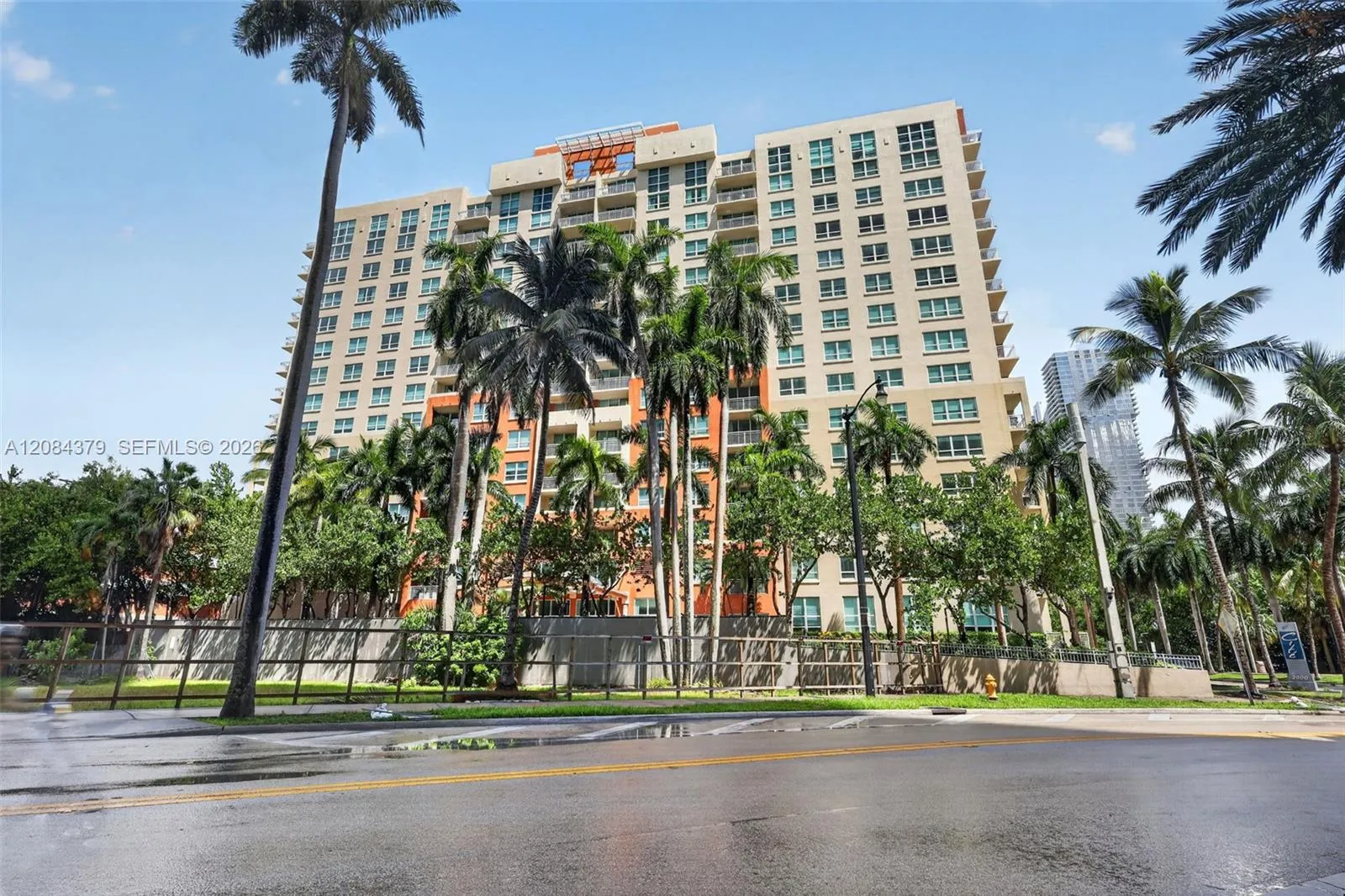 Foto de propiedad en 2000 N Bayshore Drive 317, Miami, FL 33137 Miami con MLS# 