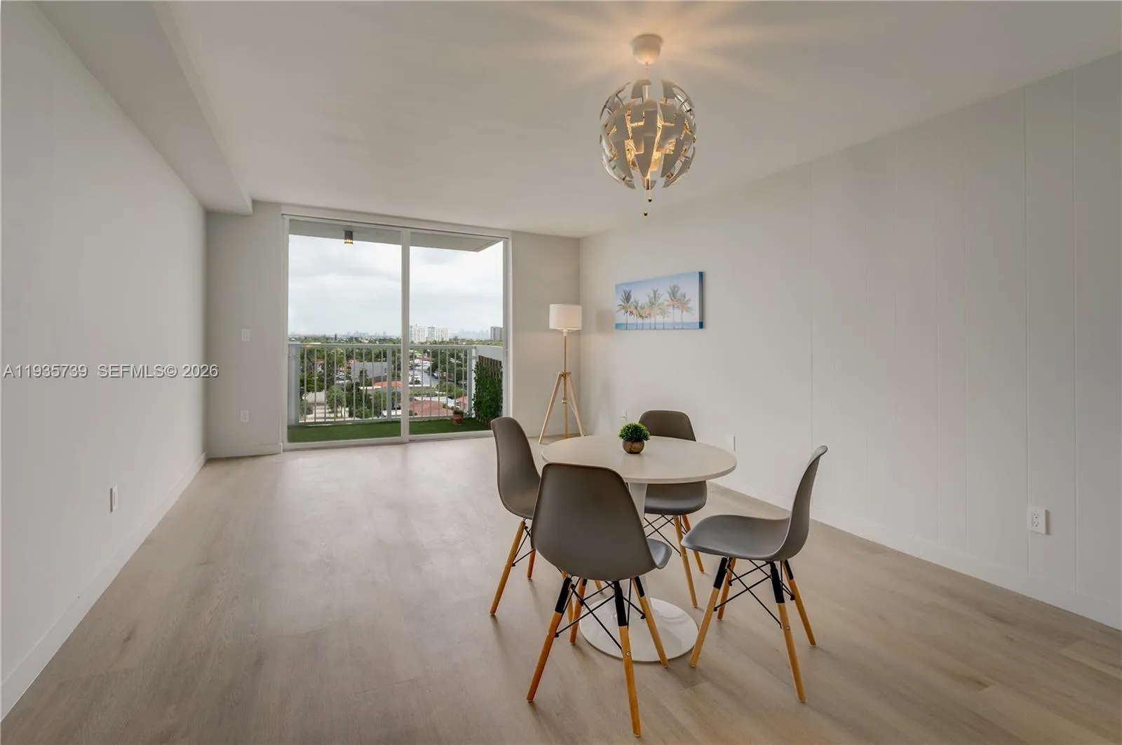 Foto de propiedad en 2000 NE 135th Street 908, North Miami, FL 33181 North Miami con MLS# 