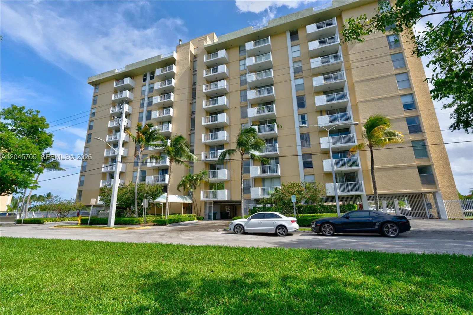 En Renta 2000 NE 135th Street 908, North Miami, FL 33181, North Miami, FL 33181