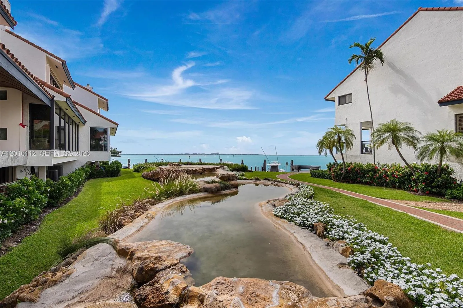 Foto de propiedad en 2000 S Bayshore Drive 69, Miami, FL 33133 Miami con MLS# 