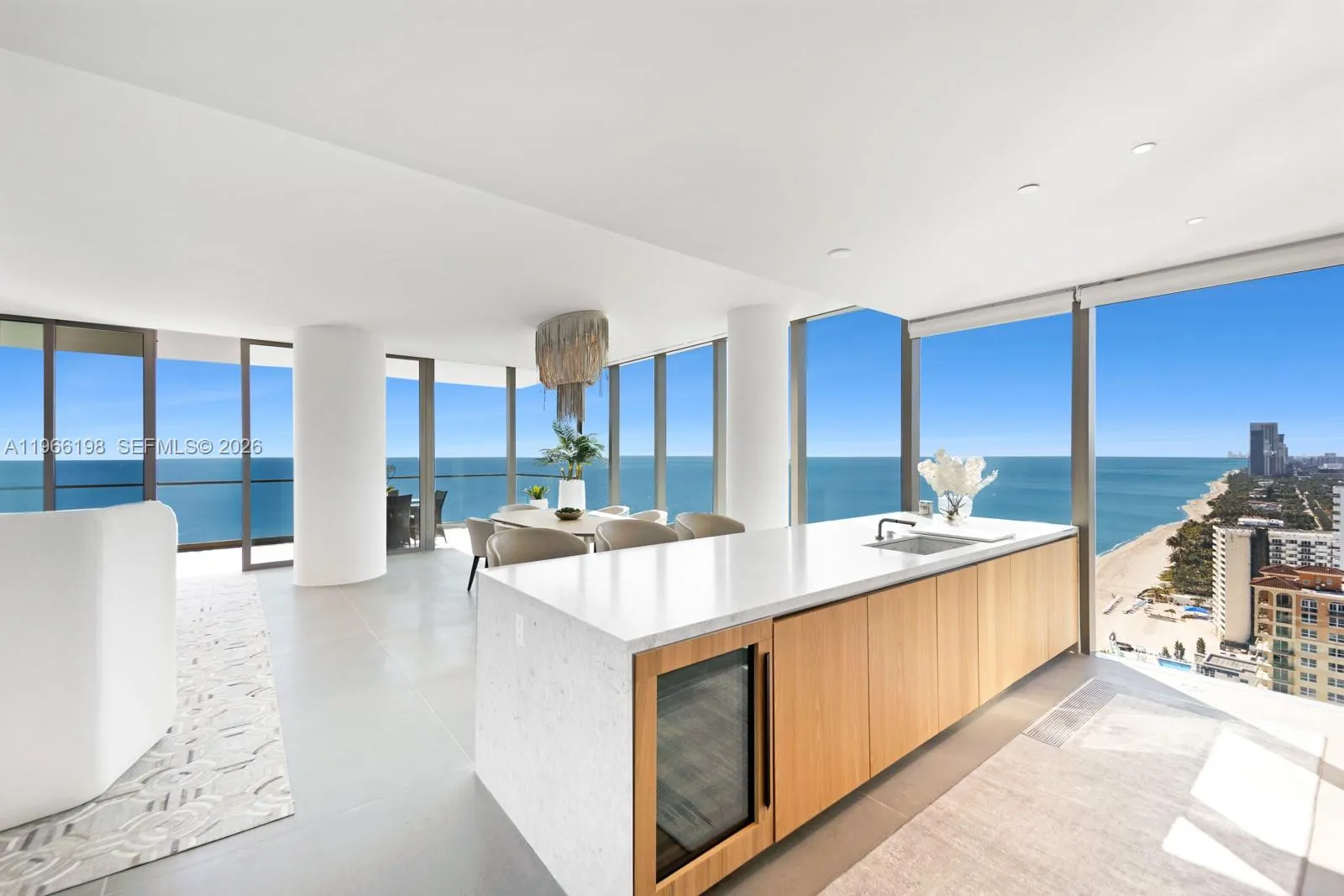 Foto de propiedad en 2000 S Ocean Drive 25B, Hallandale Beach, FL 33009 Hallandale Beach con MLS#