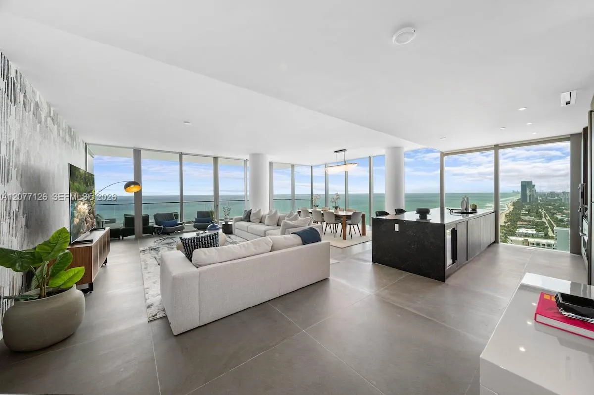 Foto de propiedad en 2000 S Ocean Drive 31B, Hallandale Beach, FL 33009 Hallandale Beach con MLS# 