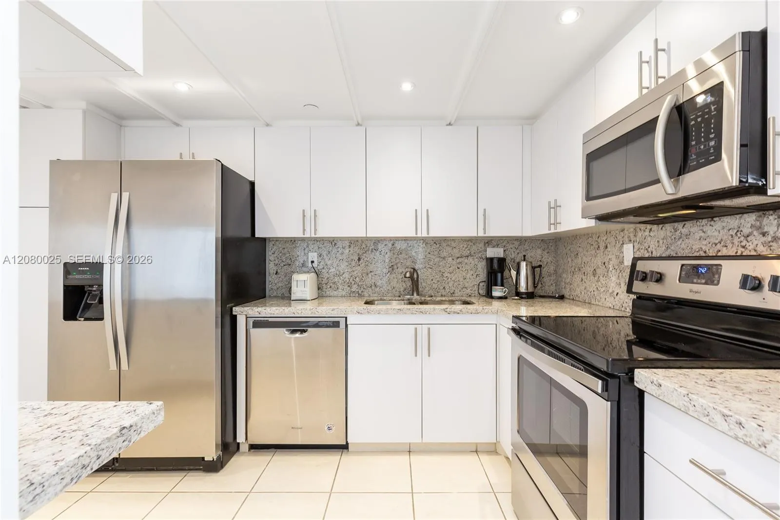 Foto de propiedad en 2000 Towerside Terrace 1103, Miami, FL 33138 Miami con MLS# 