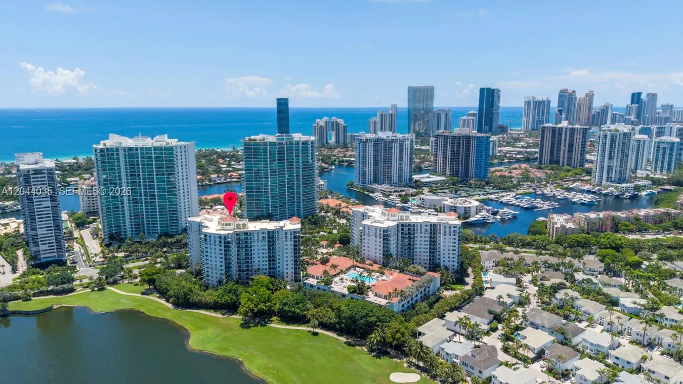 Foto de propiedad en 20000 E Country Club Drive 108, Aventura, FL 33180 Aventura con MLS#