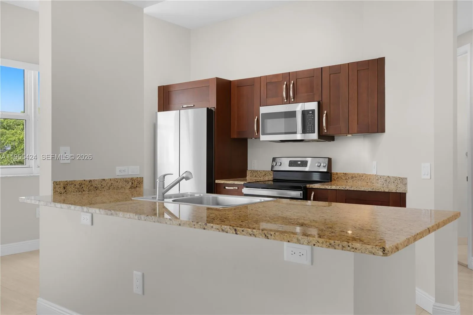 Foto de propiedad en 20000 E Country Club Drive 402, Aventura, FL 33180 Aventura con MLS# 