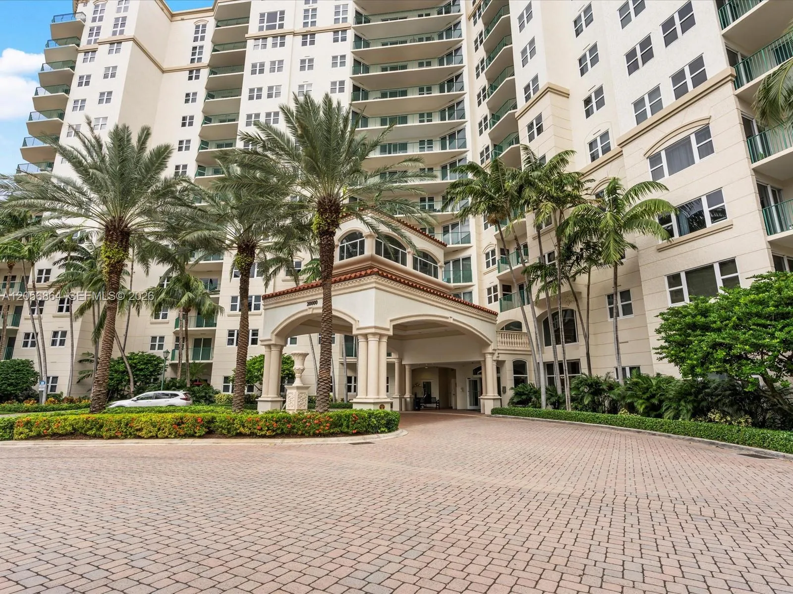 Foto de propiedad en 20000 E Country Club Drive 416, Aventura, FL 33180 Aventura con MLS#