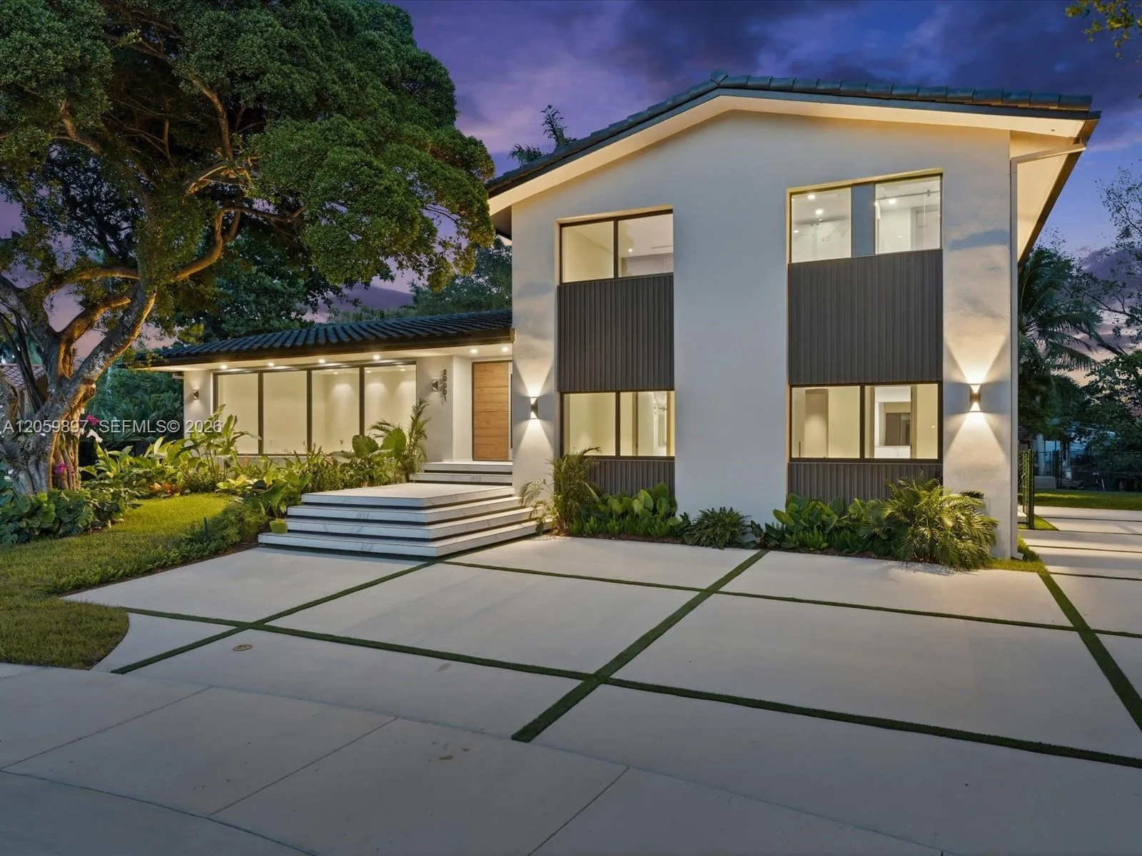 En Venta 20001 NE 25th Avenue, Miami, FL 33180, Miami, FL 33180