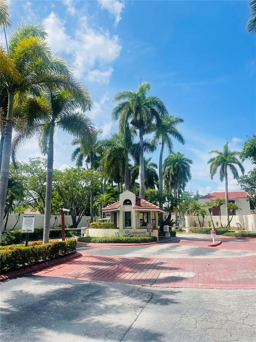 Foto de propiedad en 20005 NE 3rd Court 5, Miami, FL 33179 Miami con MLS# 