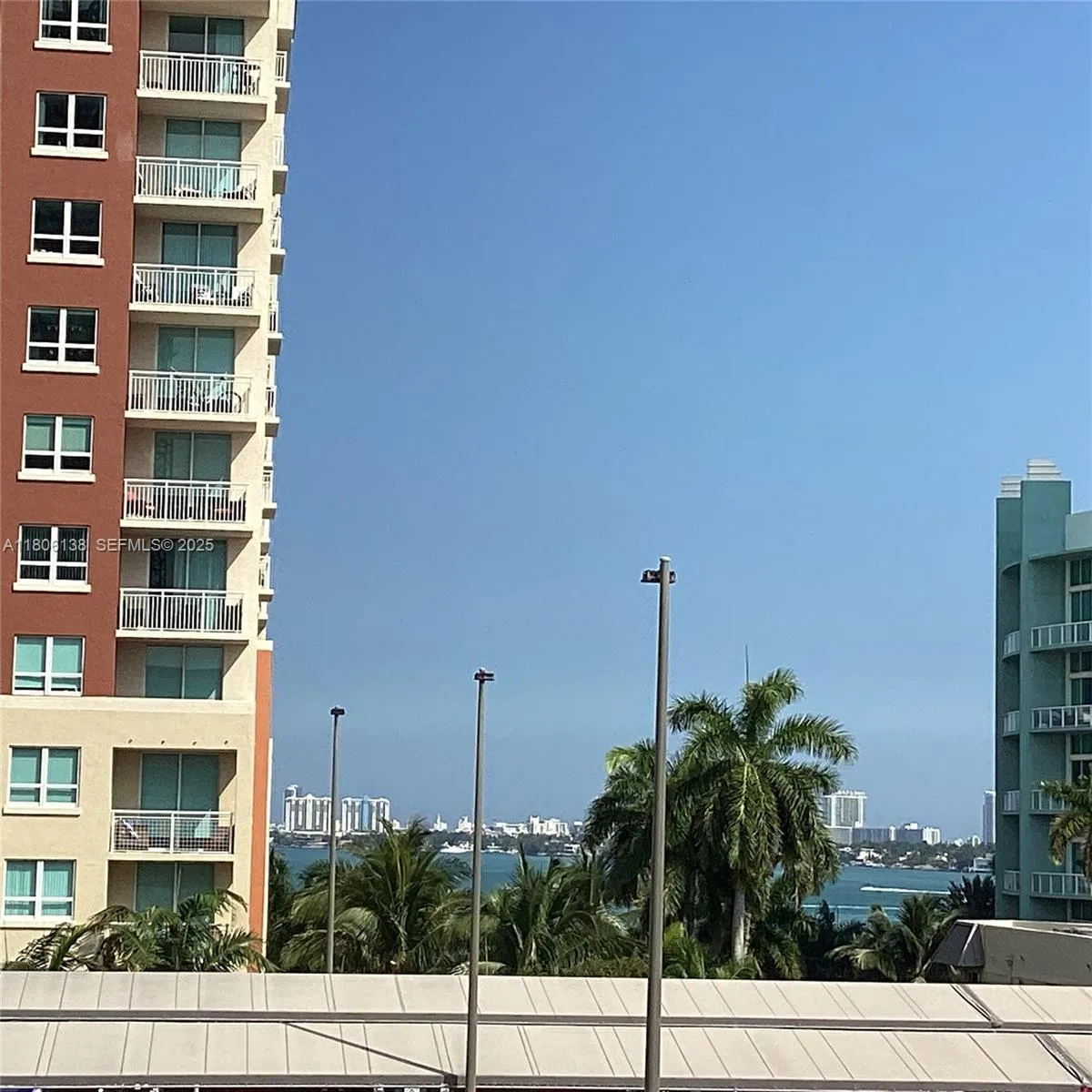 Foto de propiedad en 2001 Biscayne Boulevard 3503, Miami, FL 33137 Miami con MLS# 
