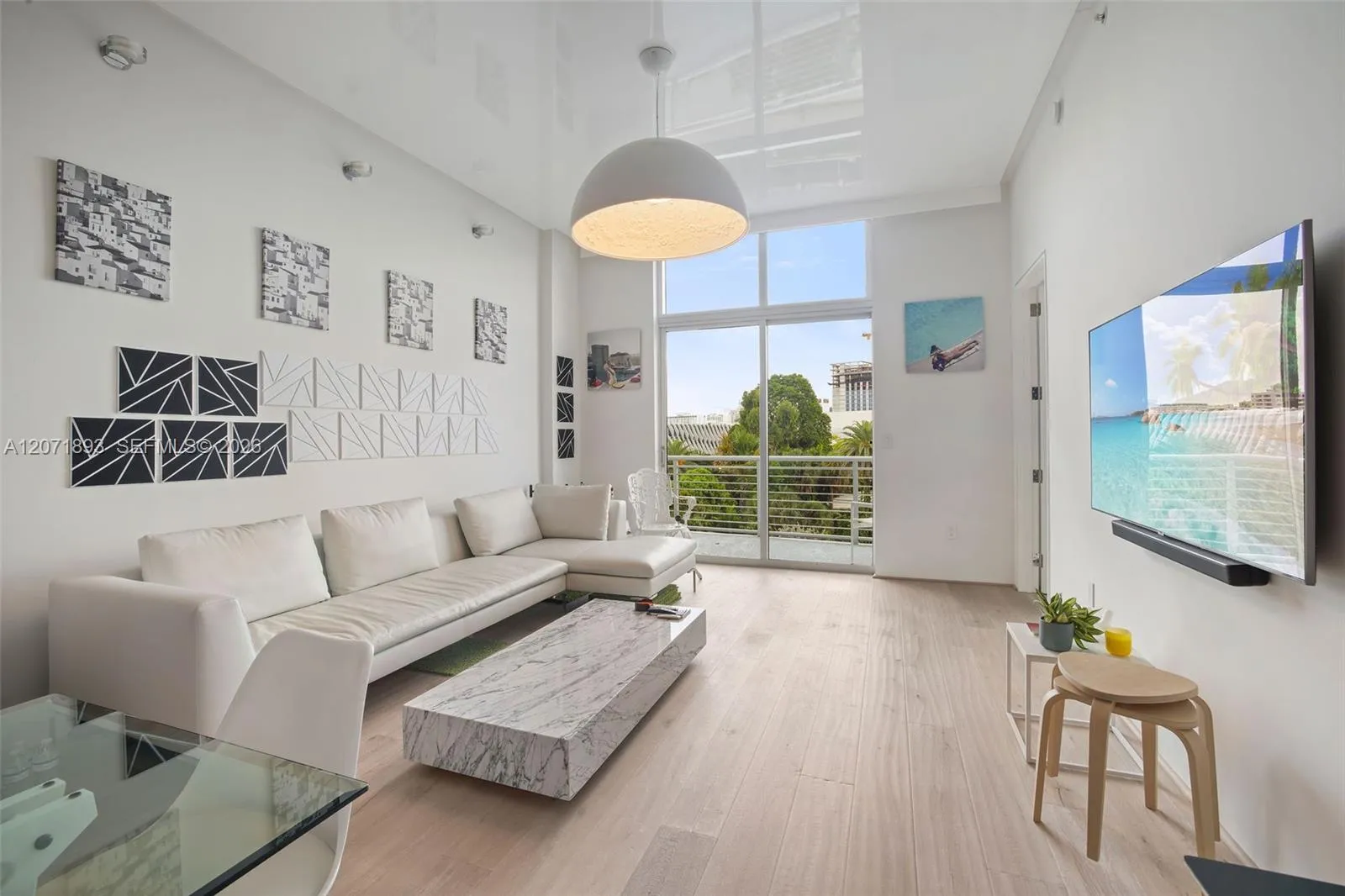 Foto de propiedad en 2001 Meridian Avenue 518, Miami Beach, FL 33139 Miami Beach con MLS# 