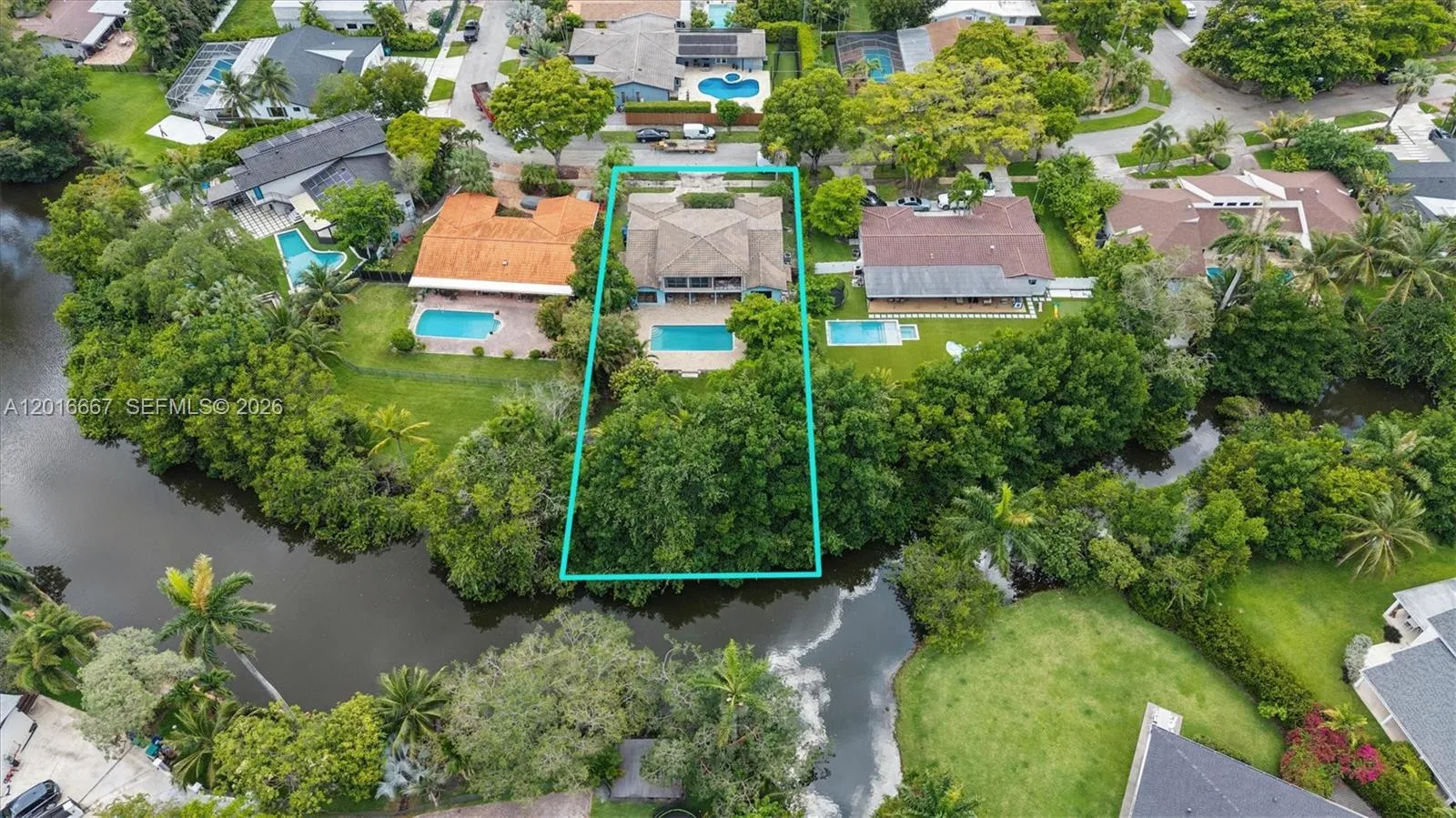 En Venta 20021 NE 25th Avenue, Miami, FL 33180, Miami, FL 33180