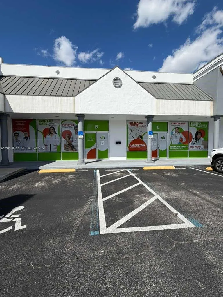 Foto de propiedad en 2003 Mccoy Road B,C & D, Orlando, FL 32809 Orlando con MLS# 