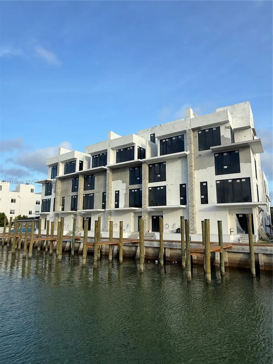 Foto de propiedad en 2005 Calais Drive 7, Miami Beach, FL 33141 Miami Beach con MLS# 