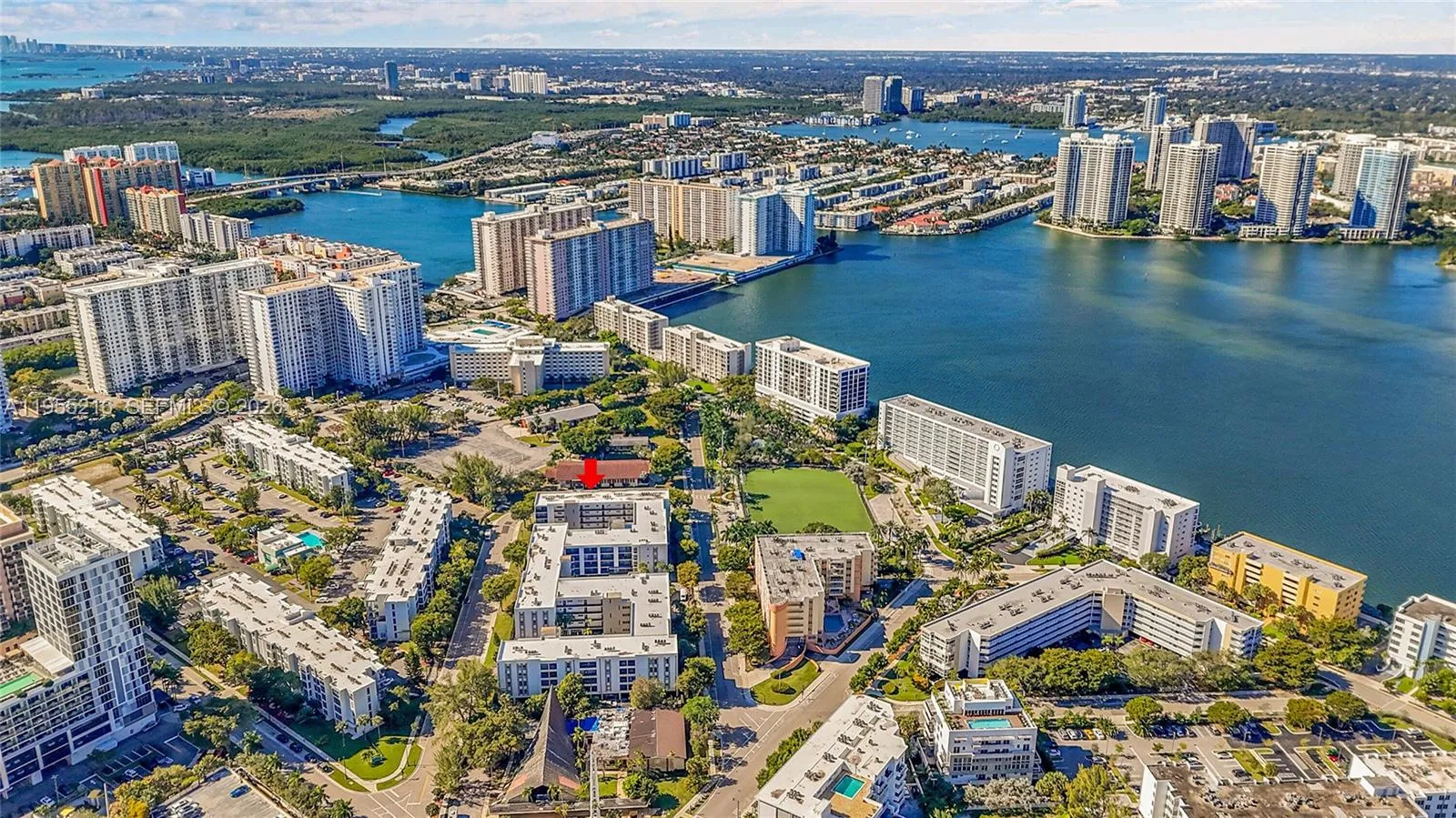 Foto de propiedad en 201 178th Drive 308, Sunny Isles Beach, FL 33160 Sunny Isles Beach con MLS# 