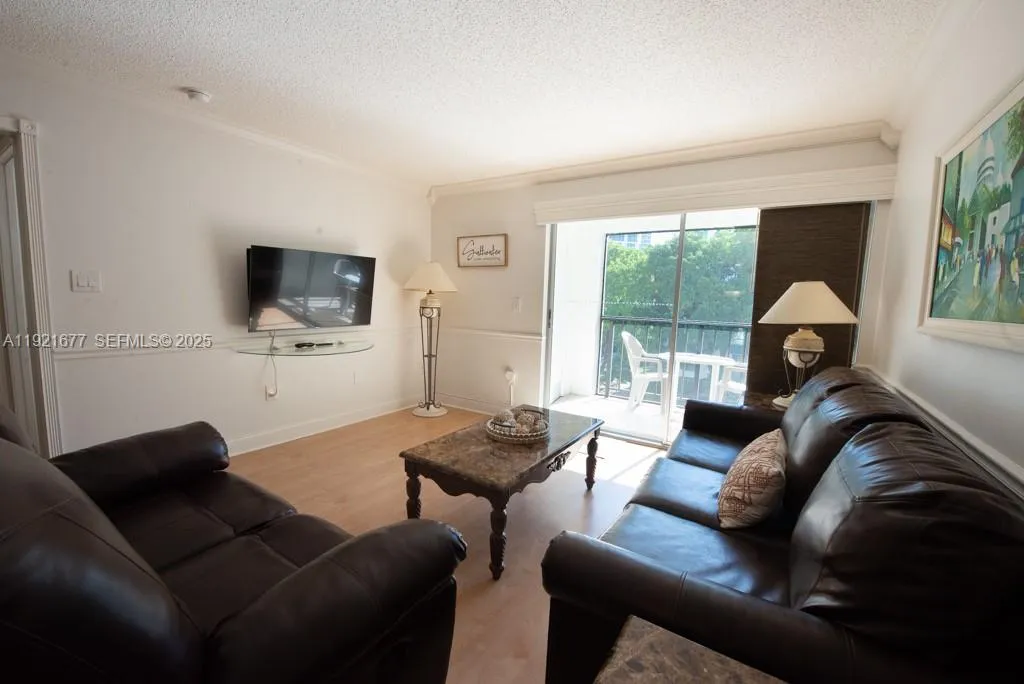 Foto de propiedad en 201 178th Drive 323, Sunny Isles Beach, FL 33160 Sunny Isles Beach con MLS# 