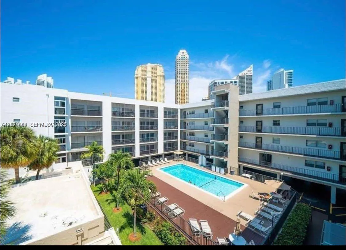 Foto de propiedad en 201 178th Drive 332, Sunny Isles Beach, FL 33160 Sunny Isles Beach con MLS# 