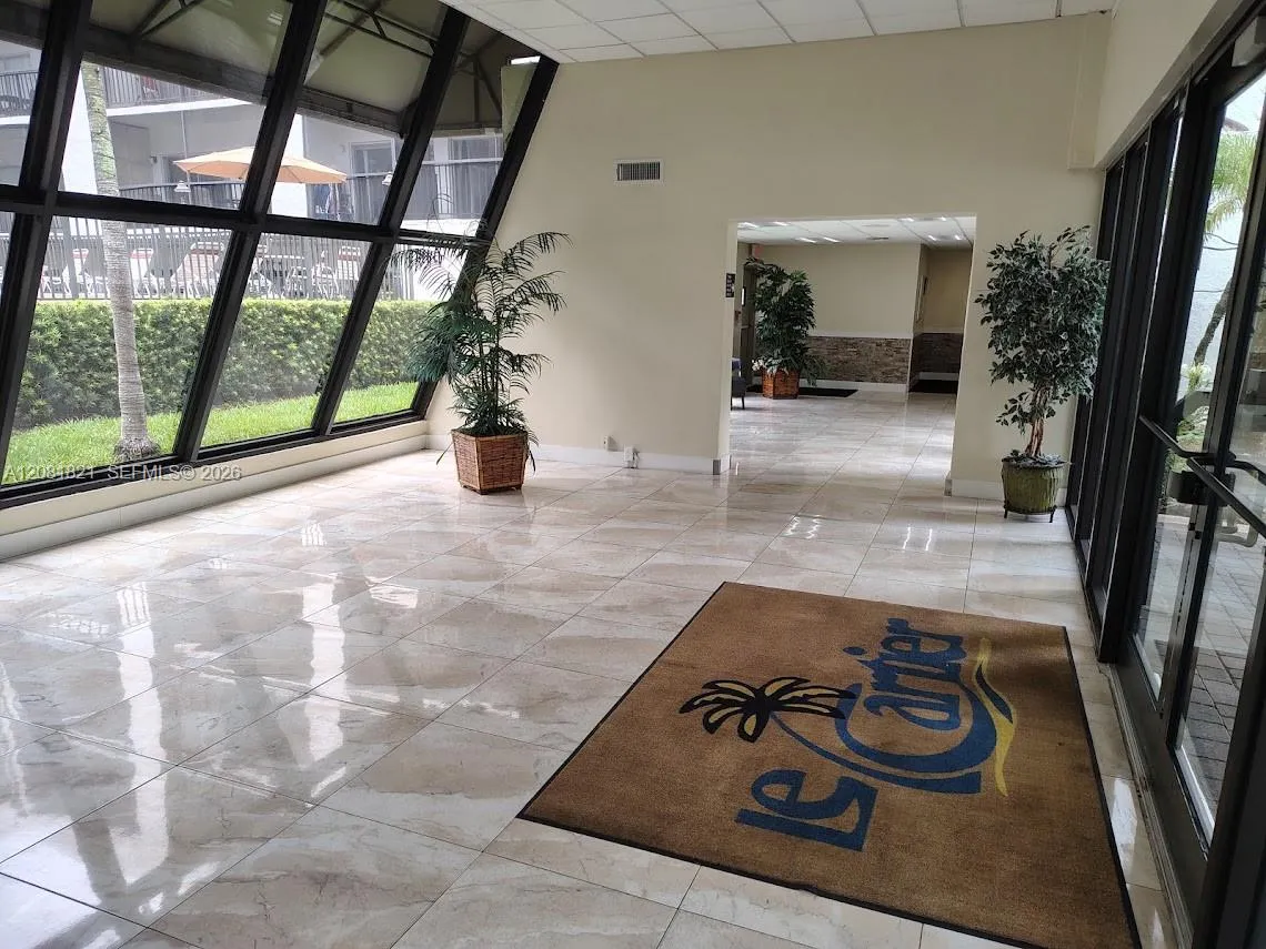 En Renta 201 178th Drive 438, Sunny Isles Beach, FL 33160, Sunny Isles Beach, FL 33160