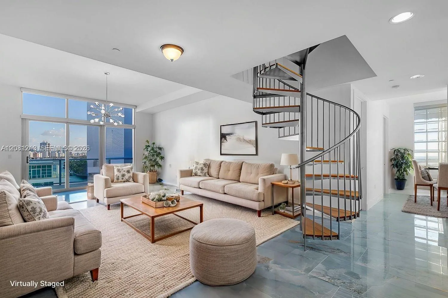 Foto de propiedad en 201 Aqua Avenue PH4, Miami Beach, FL 33141 Miami Beach con MLS# 