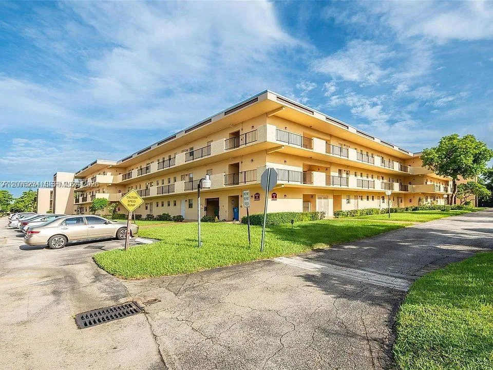 En Venta 201 Berkley Road 102, Hollywood, FL 33024, Hollywood, FL 33024