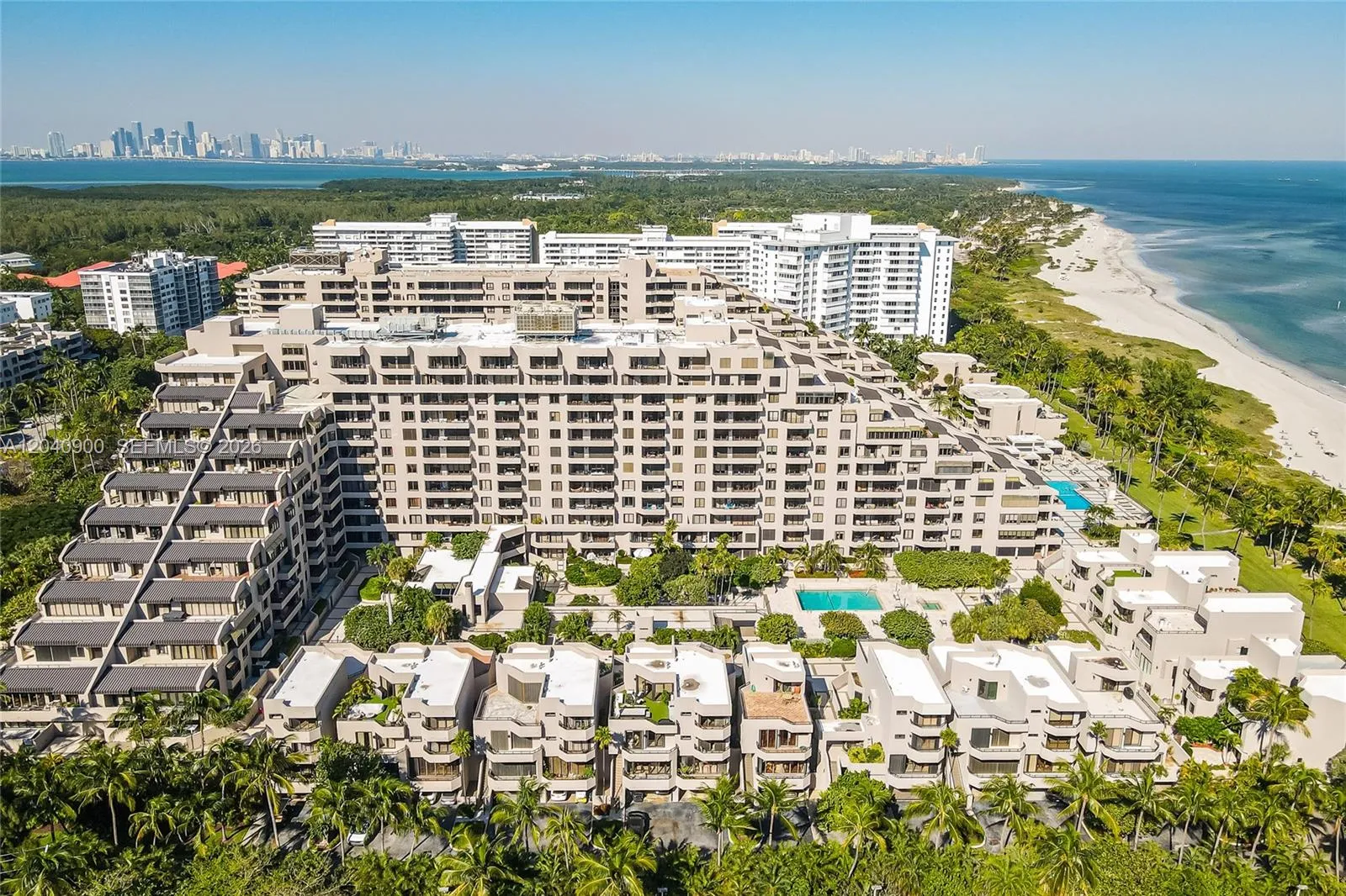 Foto de propiedad en 201 Crandon Boulevard 530, Key Biscayne, FL 33149 Key Biscayne con MLS# 