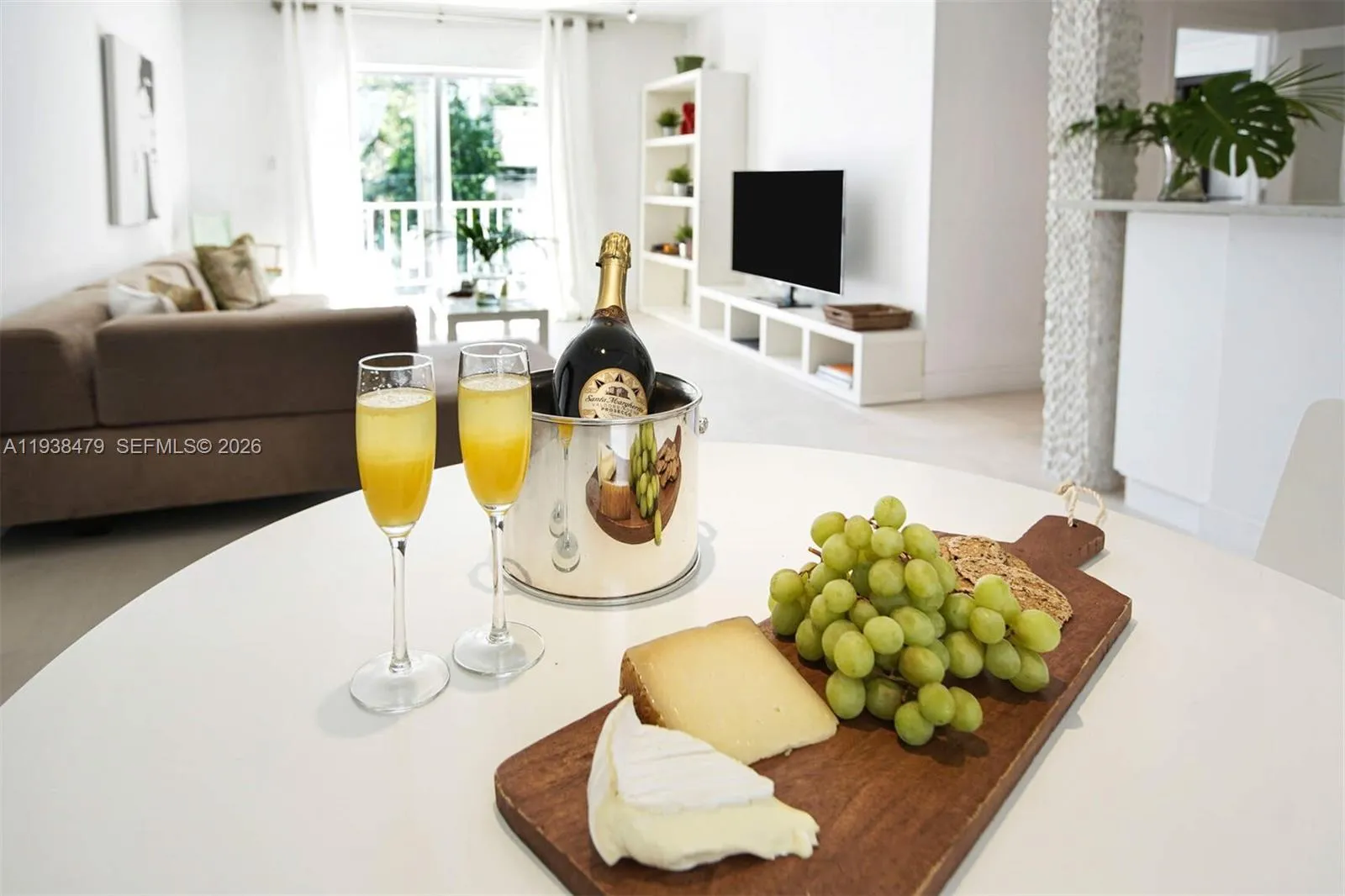 Foto de propiedad en 201 Jefferson Avenue 2E, Miami Beach, FL 33139 Miami Beach con MLS# 