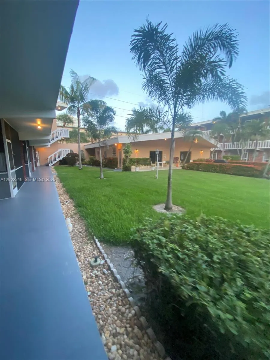 En Venta 201 NE 14th Avenue 5A, Hallandale Beach, FL 33009, Hallandale Beach, FL 33009