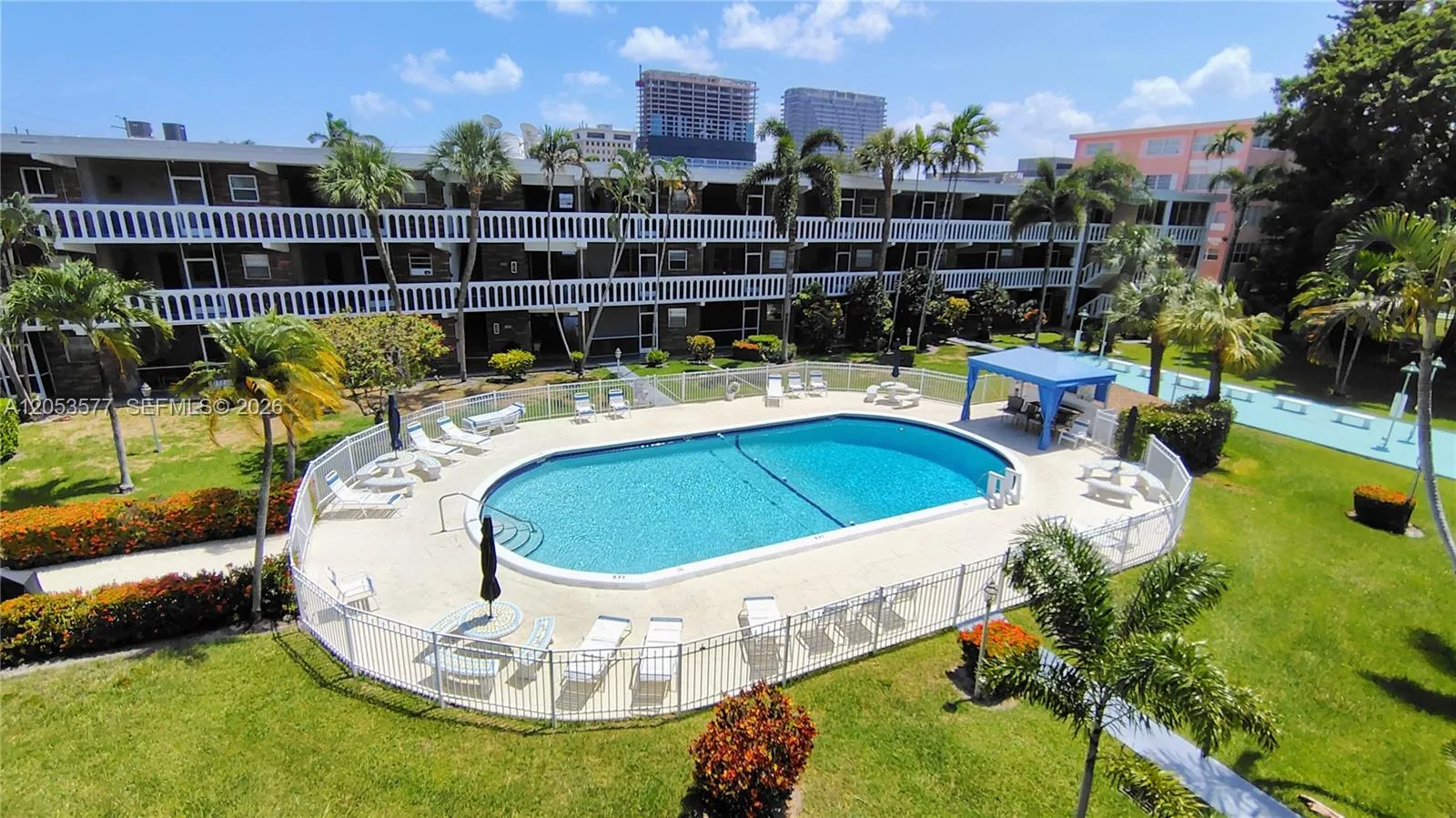 Vendido 201 NE 14th Avenue 5C, Hallandale Beach, FL 33009, Hallandale Beach, FL 33009