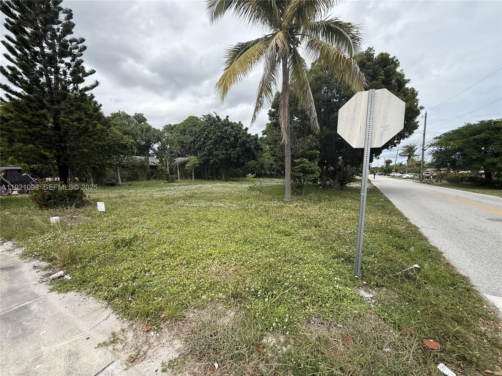 Foto de propiedad en 201 NW 11th Street, Pompano Beach, FL 33060 Pompano Beach con MLS# 