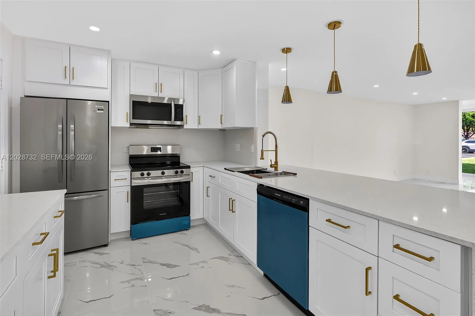 Foto de propiedad en 201 SE 11th Terrace 102, Dania Beach, FL 33004 Dania Beach con MLS# 