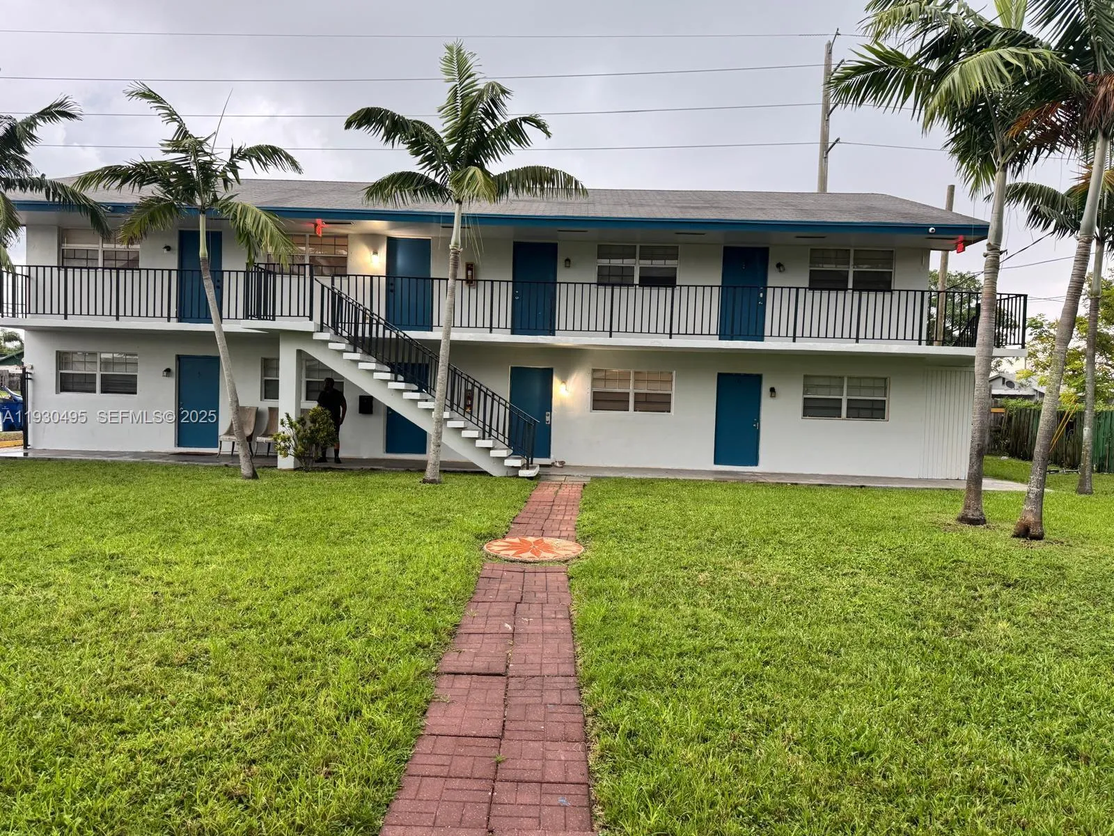 Foto de propiedad en 201 W Blue Heron Boulevard, Riviera Beach, FL 33404 Riviera Beach con MLS# 
