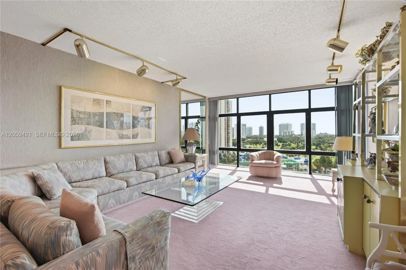 Foto de propiedad en 20100 W Country Club Drive 1206, Aventura, FL 33180 Aventura con MLS# 