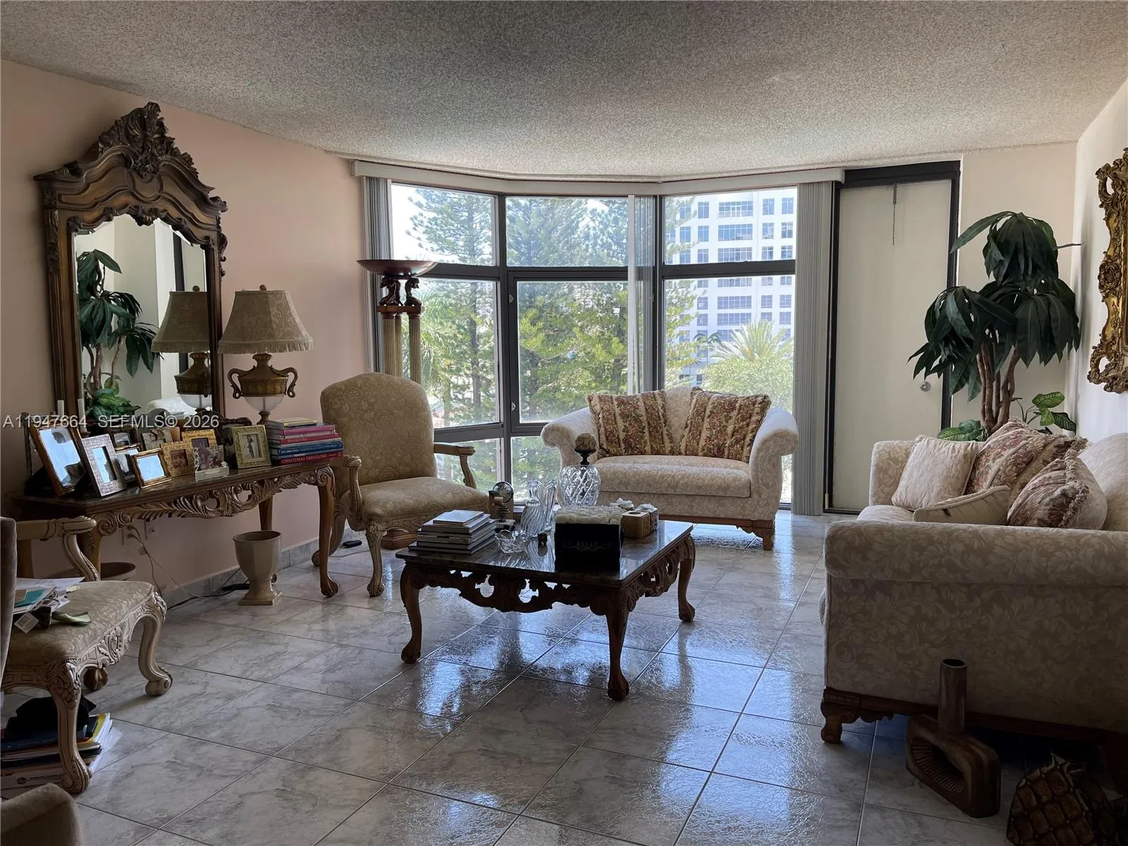 Foto de propiedad en 20100 W Country Club Drive 507, Aventura, FL 33180 Aventura con MLS# 