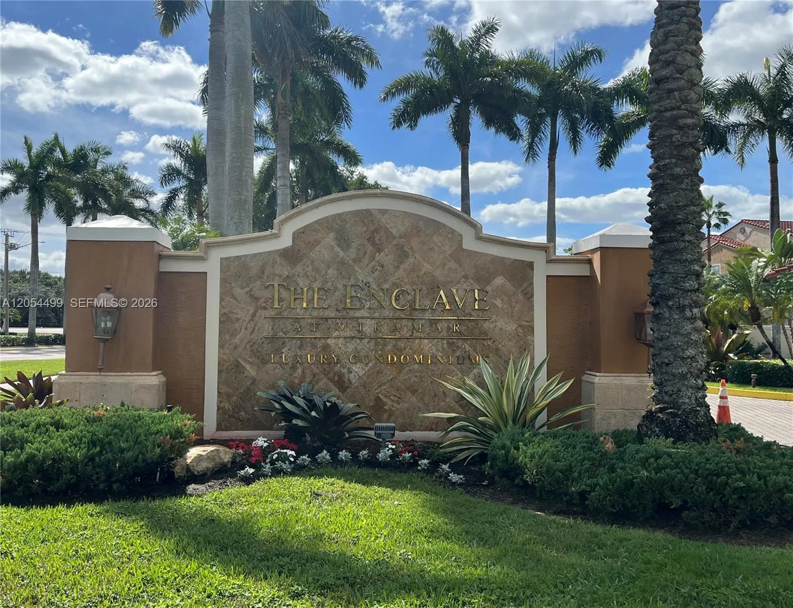 Foto de propiedad en 2011 Renaissance Boulevard 208, Miramar, FL 33025 Miramar con MLS# 
