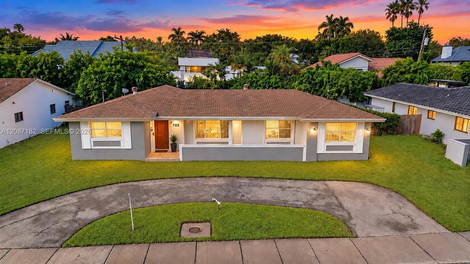 En Venta 20120 Highland Lakes Boulevard, Miami, FL 33179, Miami, FL 33179