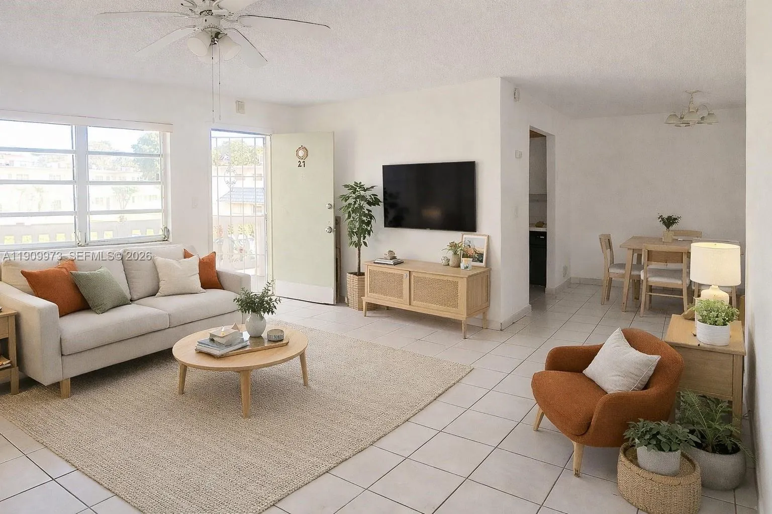 Foto de propiedad en 20120 NE 2nd Avenue W27, Miami Gardens, FL 33179 Miami Gardens con MLS# 