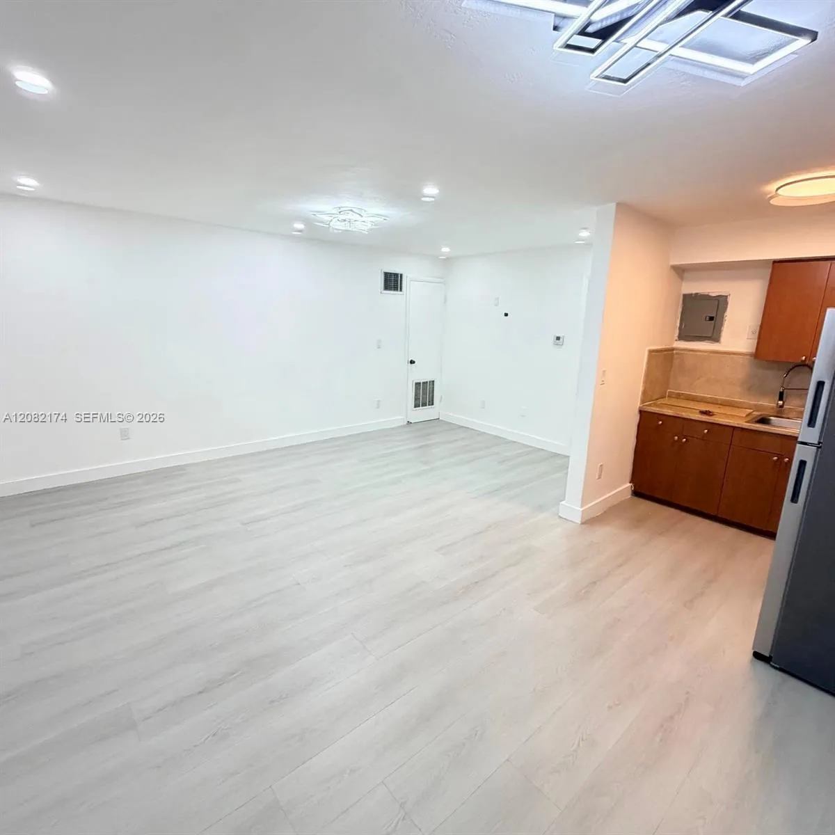 Foto de propiedad en 2015 SW 27th Avenue 2, Miami, FL 33145 Miami con MLS# 