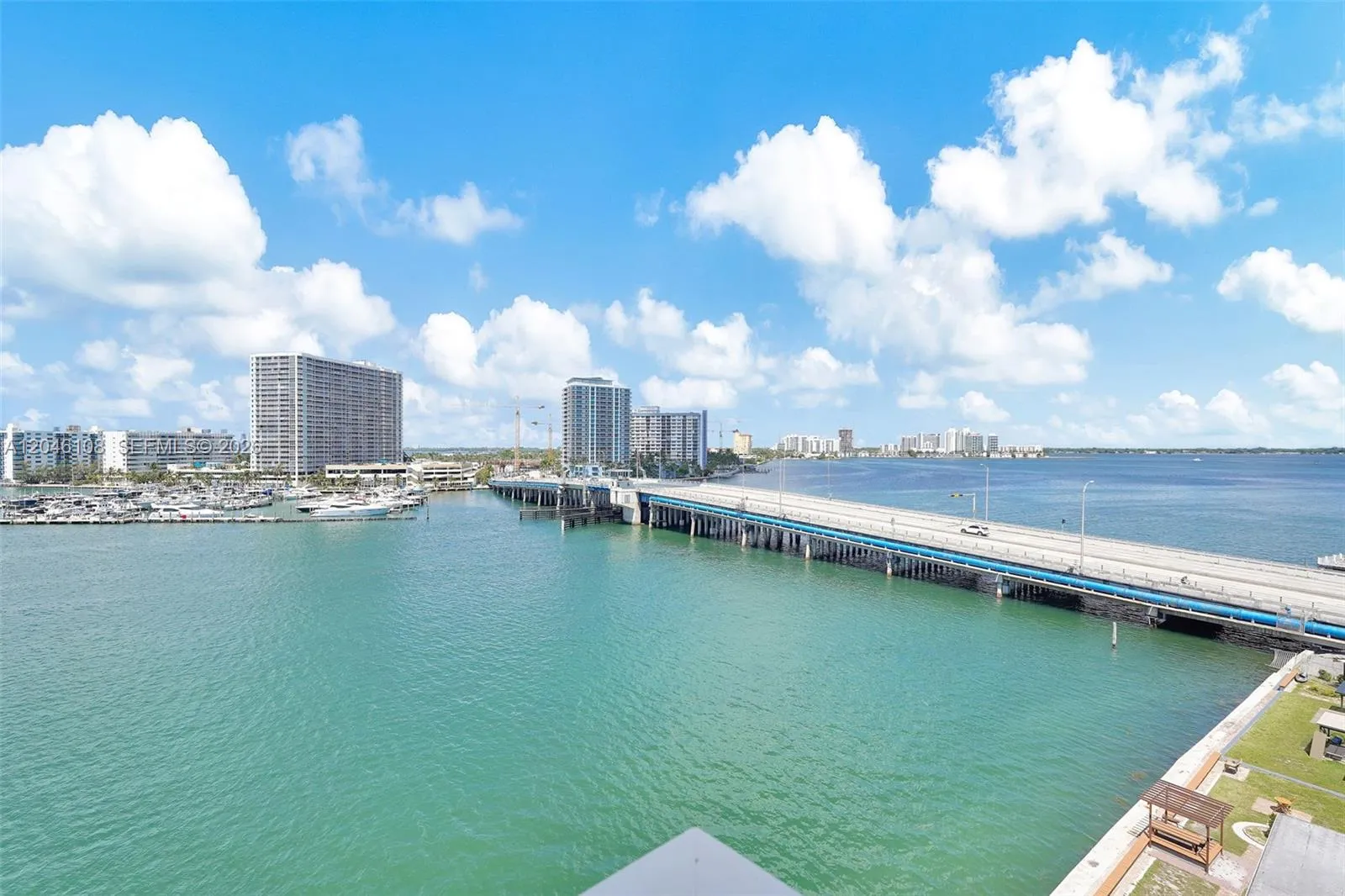 Foto de propiedad en 2016 Bay Drive 808, Miami Beach, FL 33141 Miami Beach con MLS# 
