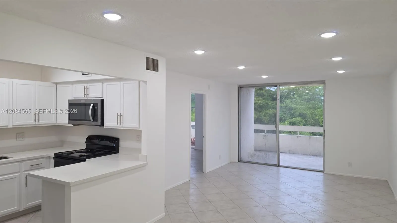 Foto de propiedad en 2017 NW 46th Avenue A404, Lauderhill, FL 33313 Lauderhill con MLS# 