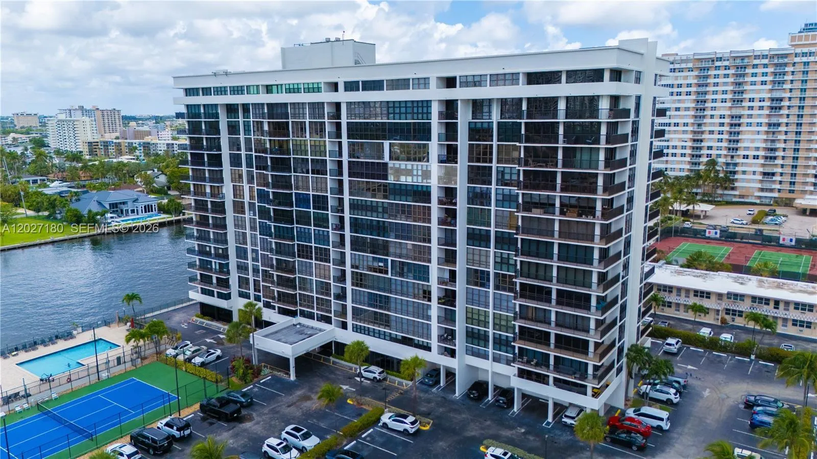 En Venta 2017 S Ocean Drive 1104, Hallandale Beach, FL 33009, Hallandale Beach, FL 33009