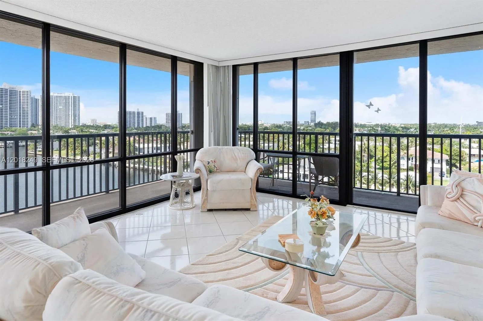 Foto de propiedad en 2017 S Ocean Drive 910, Hallandale Beach, FL 33009 Hallandale Beach con MLS#
