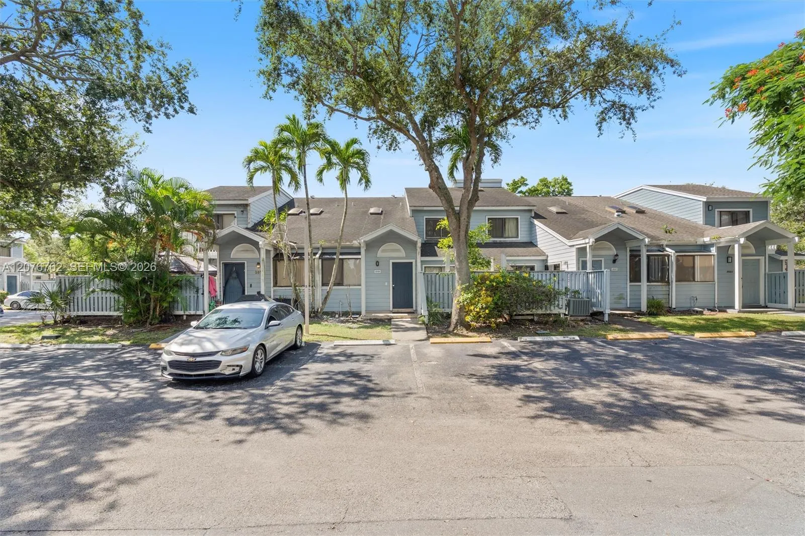 Foto de propiedad en 2019 Winners Circle, North Lauderdale, FL 33068 North Lauderdale con MLS# 