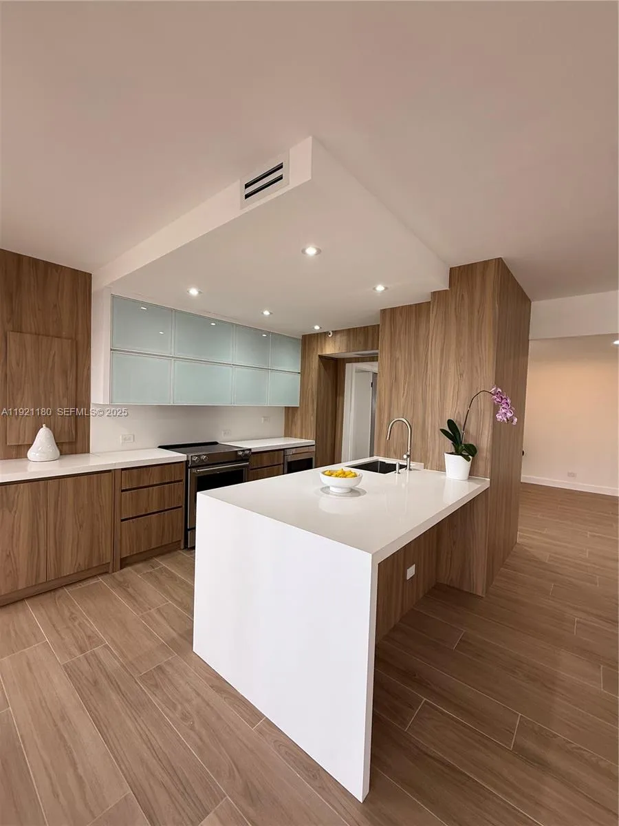 Foto de propiedad en 20191 E Country Club Drive 504, Aventura, FL 33180 Aventura con MLS# 